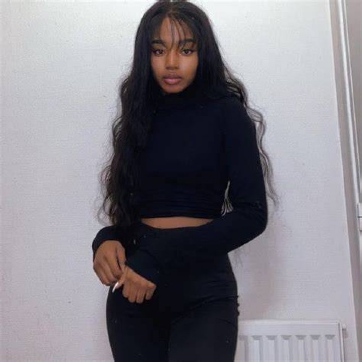 Crystal Zinzile Biography, Wikipedia, Boyfriend, Age, Birthday, Net Worth, Father, YouTube, Sister, Breakup