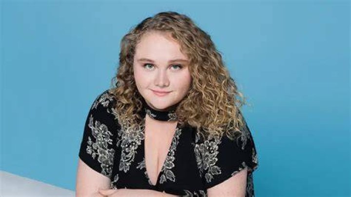 Danielle Macdonald Biography, Height, Age, Movies, Net Worth, Husband, Weight, Netflix, Instagram, Wiki, Boyfriend