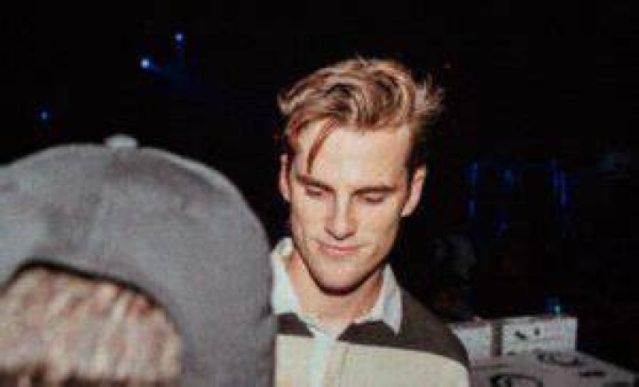 DeVault Biography: Wife, Age, Net Worth, Wikipedia, Instagram, Girlfriend, Songs
