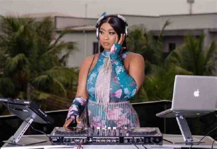 DJ Dimplenipple Biography