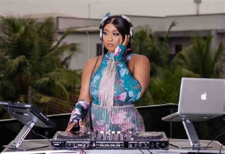 DJ Dimplenipple photo