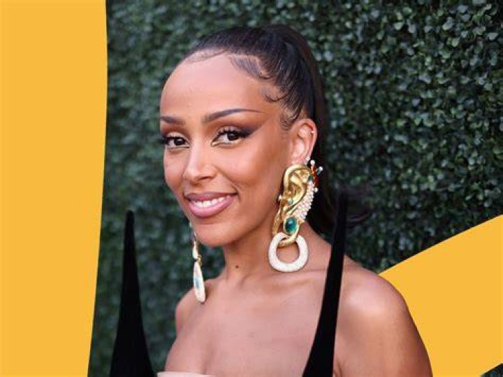 Doja Cat Bio, Age, Height, Net Worth, Father, Siblings, Mother, Instagram, Ethnic, Boyfriend, Wiki