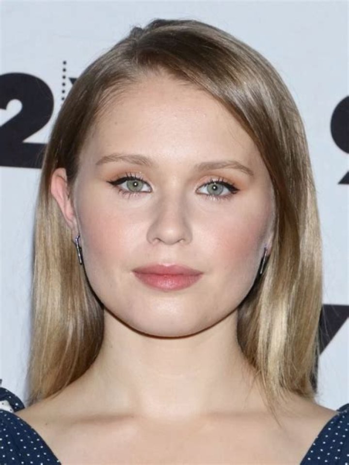 Eliza Scanlen Bio, Movies, Age, Net Worth, Boyfriend, Home and Away, Height, Family, Wiki, Parents