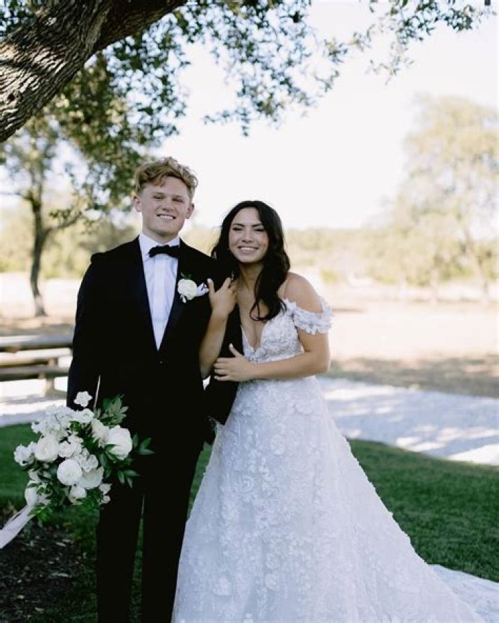 Haley Pham Biography: Age, Husband, Wiki, Net Worth, YouTube, Height, Instagram, Ethnicity