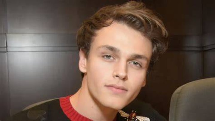 Jonah Marais Biography, Songs, Age, Net Worth, Height, Girlfriend, Full Name, Twitter, Birthday, Wikipedia