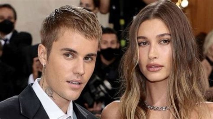 Justin Bieber Bio, Wife, Age, Net Worth, Sister, House, Movies and TV Shows, Wikipedia, Albums, Songs