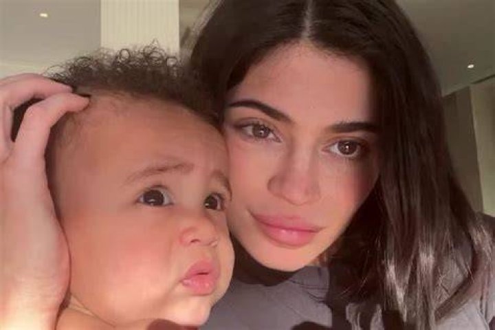 Kylie Jenner Biography, Son, Husband, Age, Siblings, Daughter, Net Worth, Dating, Cosmetics, Wikipedia, Height