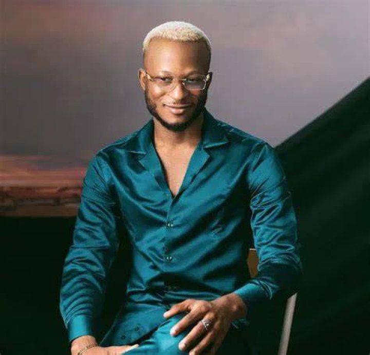 Ladele Biography Age, Net Worth, Wikipedia, Photos, Songs, Girlfriend, Instagram
