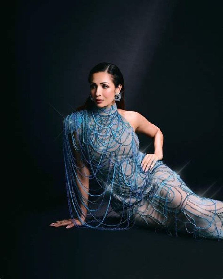 Malaika Arora spotted in braless top at the age of 49, people were left sweating after seeing the open cloth - informalnewz