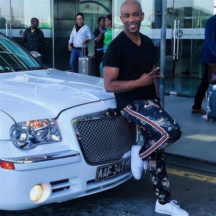 Theo Kgosinkwe Bio, Net Worth, Wife, Age, Songs, Children, Wikipedia, House