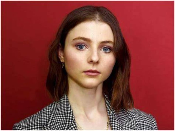 Thomasin McKenzie Bio, Age, Net Worth, Height, Boyfriend, Religion, IMDb, Interview, Instagram, Hobbit, Wikipedia